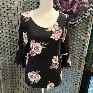 Adorable, day trip, top size, small, lace inset bell , three-quarter sleeve